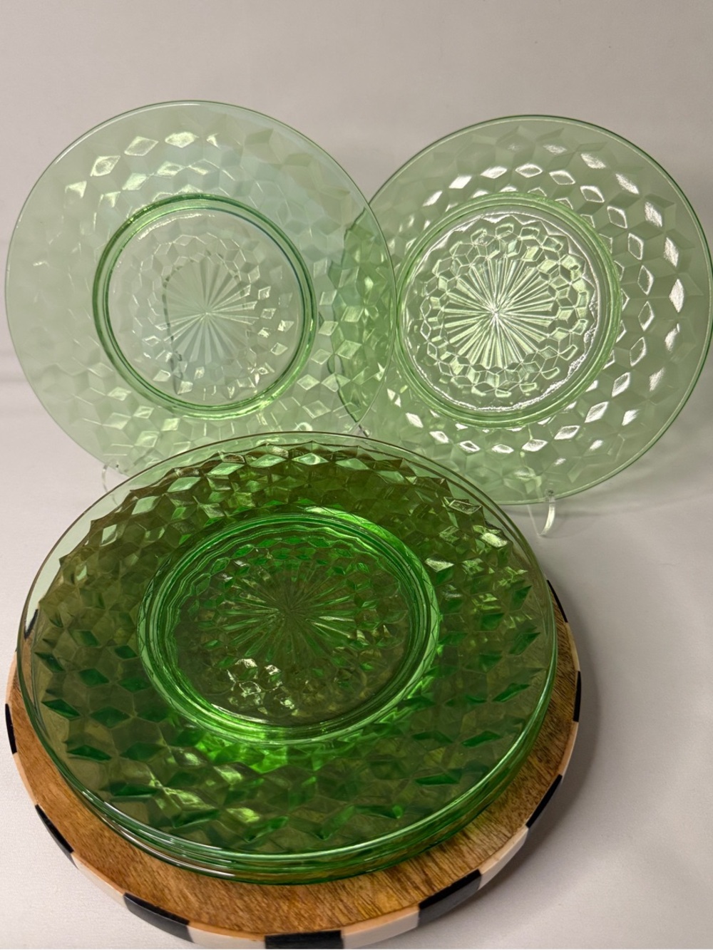 Cube Green by JEANNETTE - Set of (5) Bread & Butter Plates